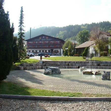 Petit Paradis イン *