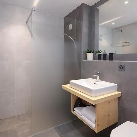 Le Petit Paradis Кран-Монтана